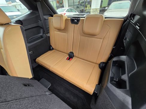 Used 2022 Volkswagen Tiguan SE FWD image 16