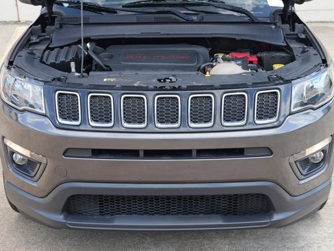 Used 2020 Jeep Compass Latitude w/ Cold Weather Group AWD/4WD image 7