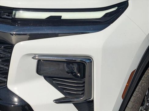 Used 2024 Chevrolet Traverse Z71 image 4