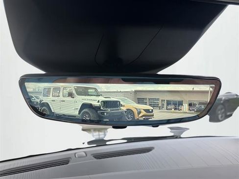 Certified 2024 Cadillac Escalade ESV V w/ Heavy-Duty Trailer Package image 19