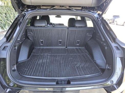 Used 2025 Chevrolet Equinox EV LT FWD image 3