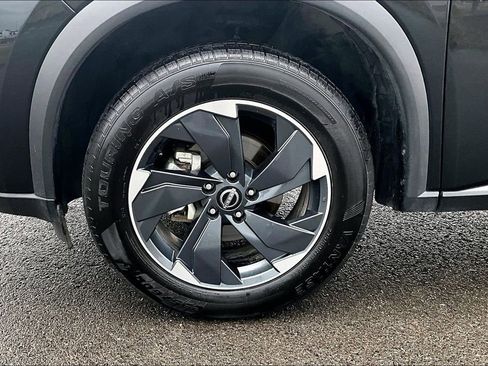 Used 2025 Nissan Rogue SV image 9