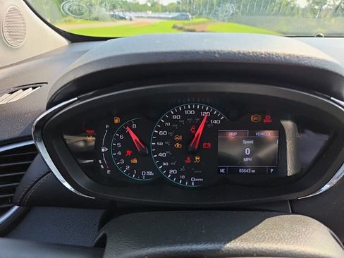 Used 2019 Chevrolet Trax LT w/ LT Convenience Package AWD/4WD image 17