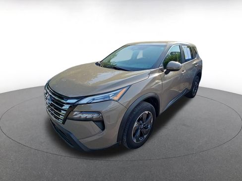 Used 2025 Nissan Rogue SV FWD image 2