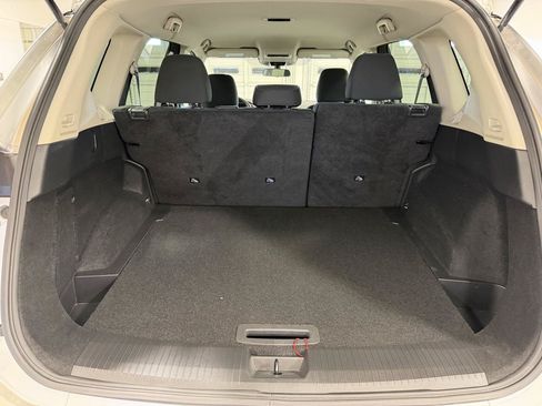 Used 2024 Nissan Rogue S FWD image 16
