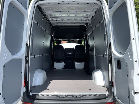 New 2025 Mercedes-Benz Sprinter 2500 image 26