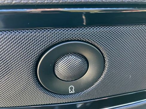 Used 2023 Lincoln Nautilus Reserve w/ Equipment Group 201A image 17