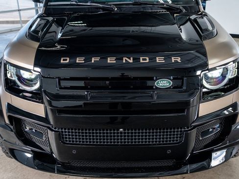 Used 2025 Land Rover Defender 110 X image 16