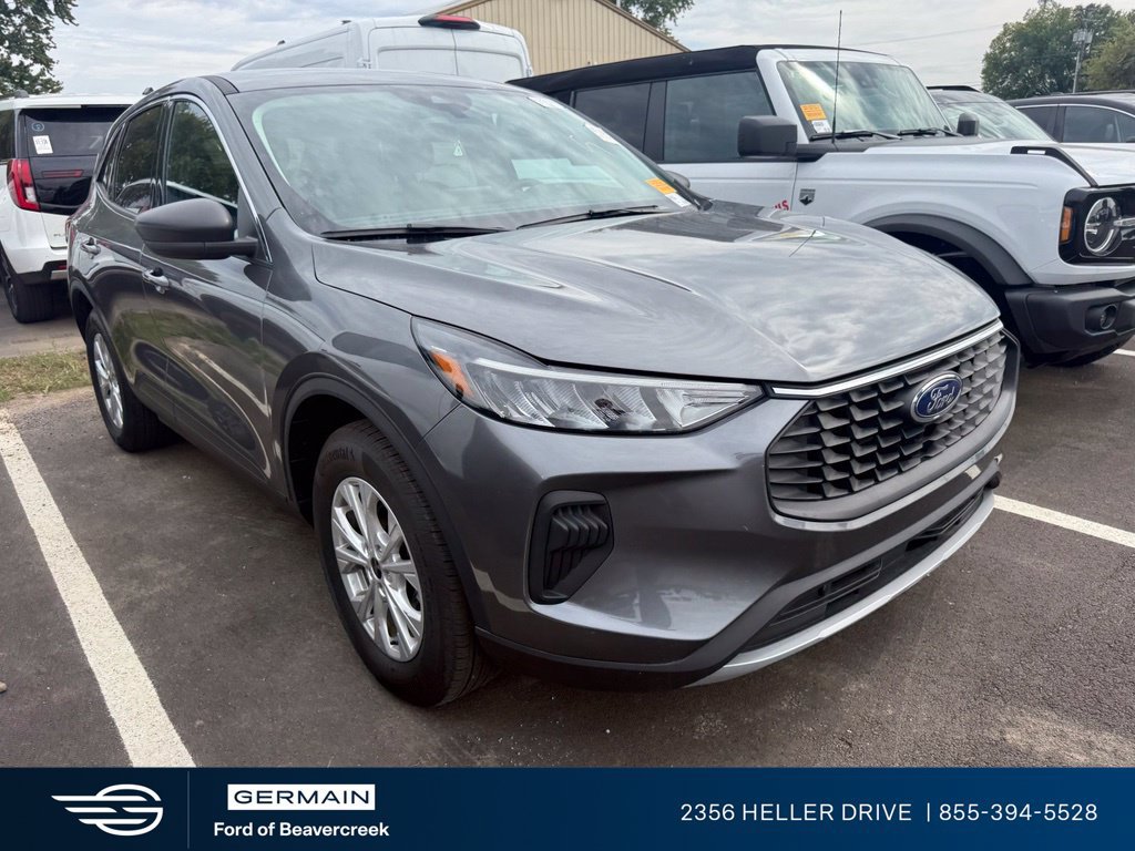 Used 2024 Ford Escape Active AWD/4WD image 2