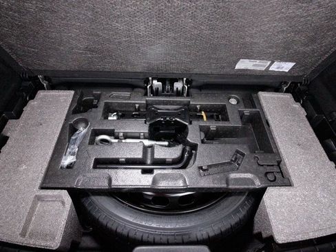 Certified 2025 Volvo XC90 B6 Plus w/ Protection Package Premier image 46