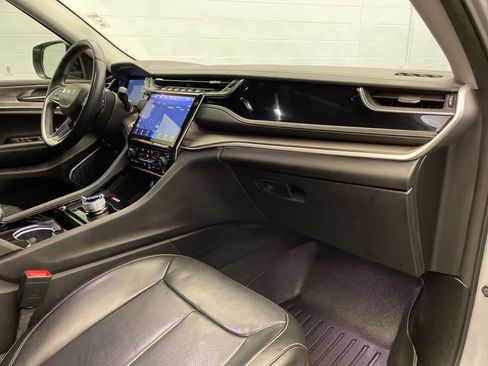 Certified 2022 Jeep Grand Cherokee L Limited w/ Luxury Tech Group II image 26