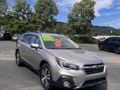 Used 2019 Subaru Outback 2.5i Limited w/ Popular Package #2 AWD/4WD image 2