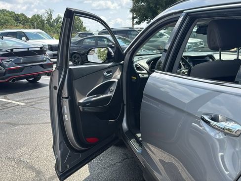 Used 2018 Hyundai Santa Fe SE AWD/4WD image 13