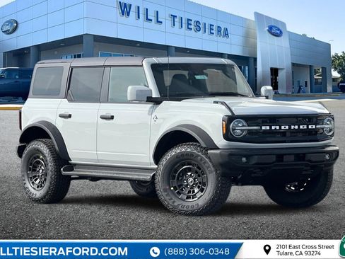 New 2026 Ford Bronco Outer Banks w/ Sasquatch Package image 1