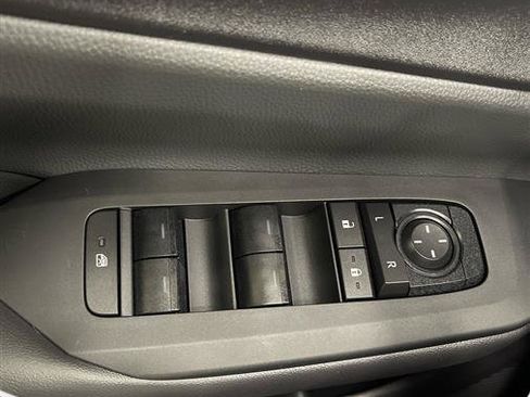 Used 2023 Toyota Prius LE FWD image 33