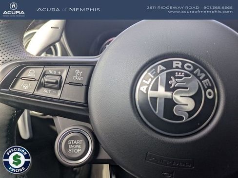 Used 2025 Alfa Romeo Giulia AWD image 16