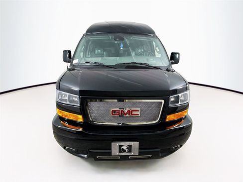 Used 2025 GMC Savana 2500 w/ Driver Convenience Package image 10