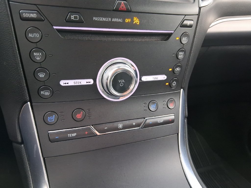Used 2019 Ford Edge Titanium w/ Equipment Group 301A AWD/4WD image 11