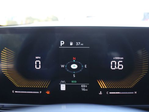 New 2026 Kia Carnival FWD image 34