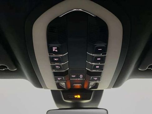 Used 2023 Porsche Macan AWD/4WD image 72