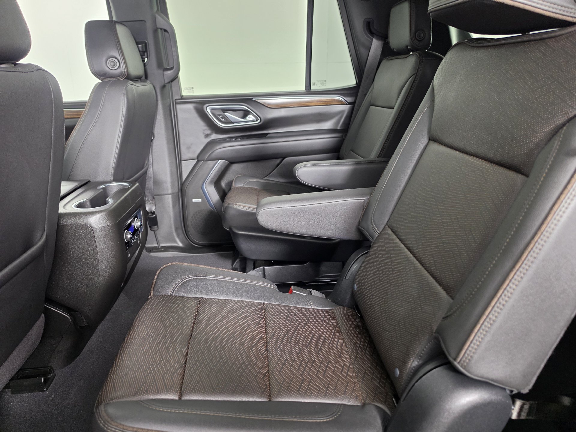 Used 2023 Chevrolet Tahoe High Country AWD/4WD image 25