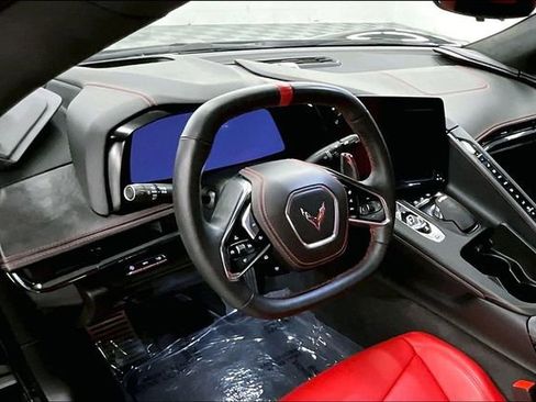 Used 2024 Chevrolet Corvette Stingray Premium Conv w/ Z51 Performance Package RWD image 18