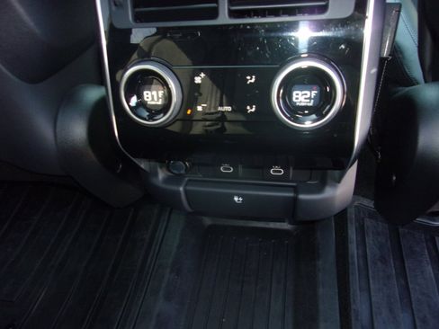 Used 2022 Land Rover Range Rover Sport SVR AWD/4WD image 19