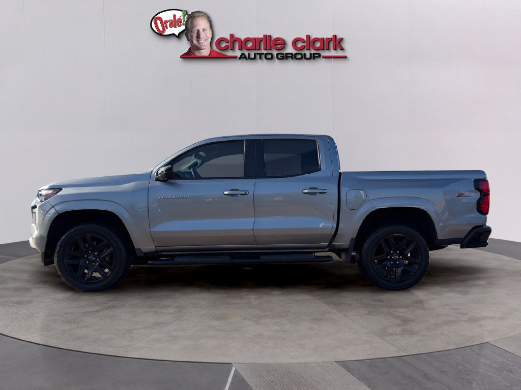 Used 2024 Chevrolet Colorado Z71 w/ Z71 Convenience Package 2 AWD/4WD image 2