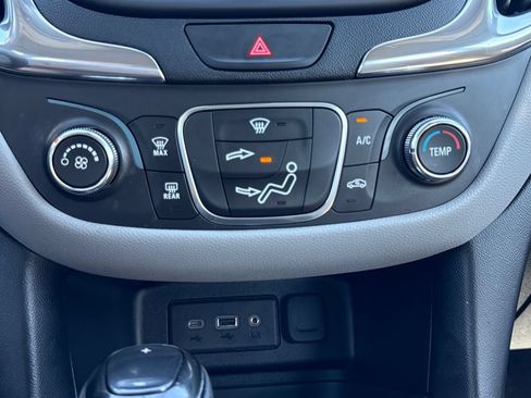 Used 2020 Chevrolet Equinox LS AWD/4WD image 22