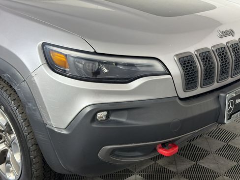Used 2019 Jeep Cherokee Trailhawk w/ Comfort/Convenience Group AWD/4WD image 12