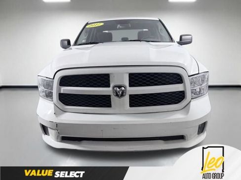 Used 2017 RAM 1500 Express AWD/4WD image 9