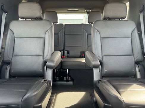 Used 2022 Chevrolet Tahoe Z71 w/ Luxury Package image 25