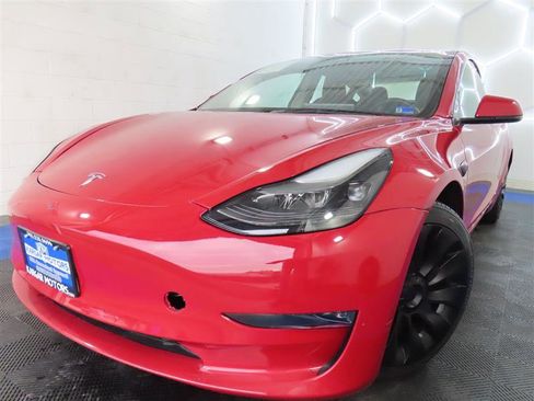 Used 2023 Tesla Model 3 Standard Range image 1