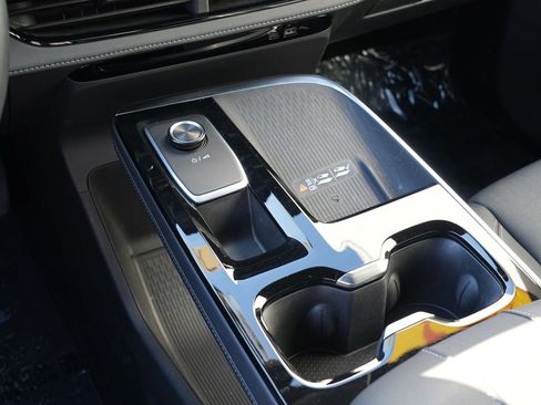 Used 2025 Buick Enclave Preferred image 24