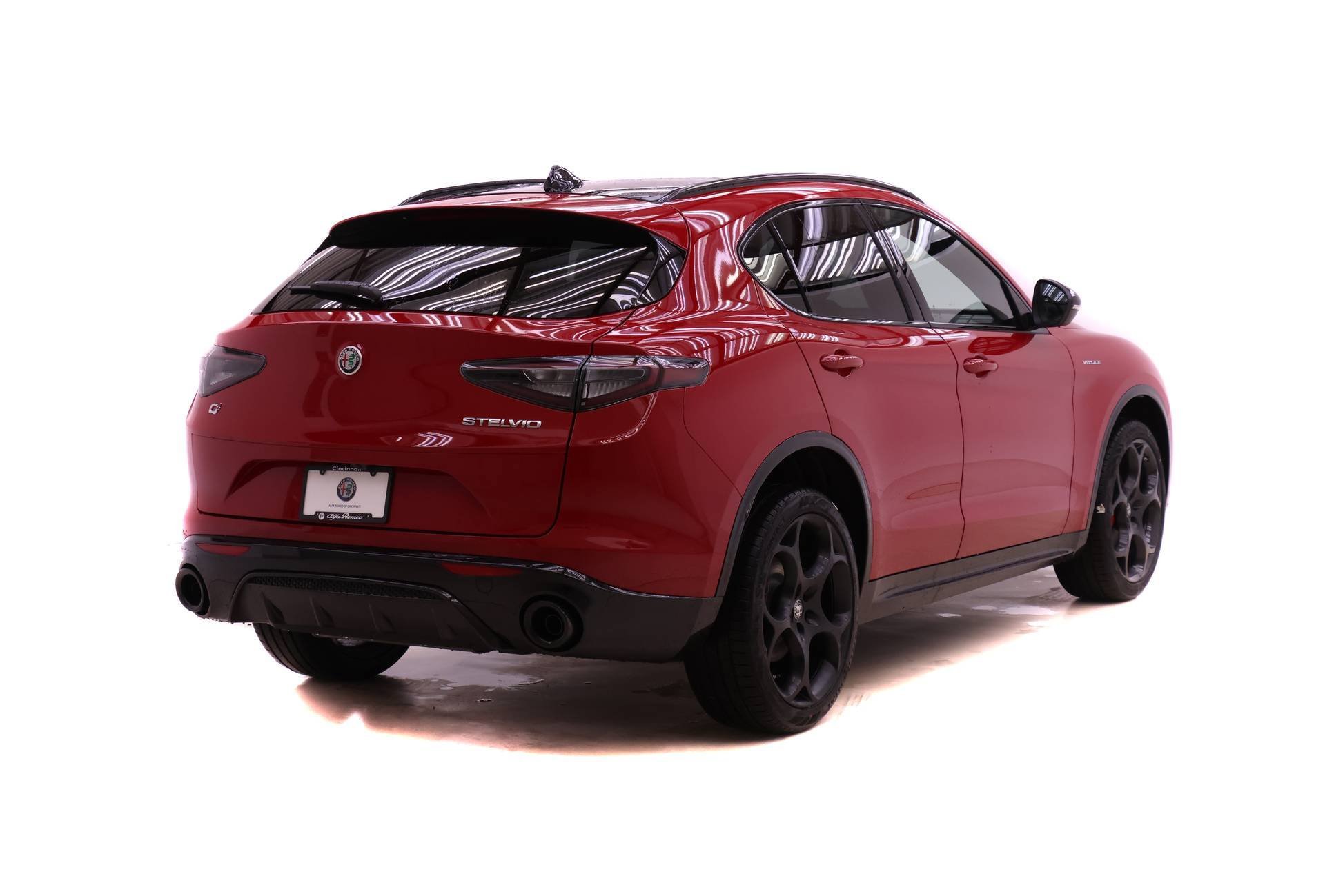 New 2026 Alfa Romeo Stelvio Sprint w/ Convenience Package AWD/4WD image 4