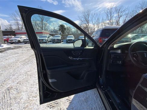 Used 2023 Lincoln Corsair AWD w/ Towing Package image 20