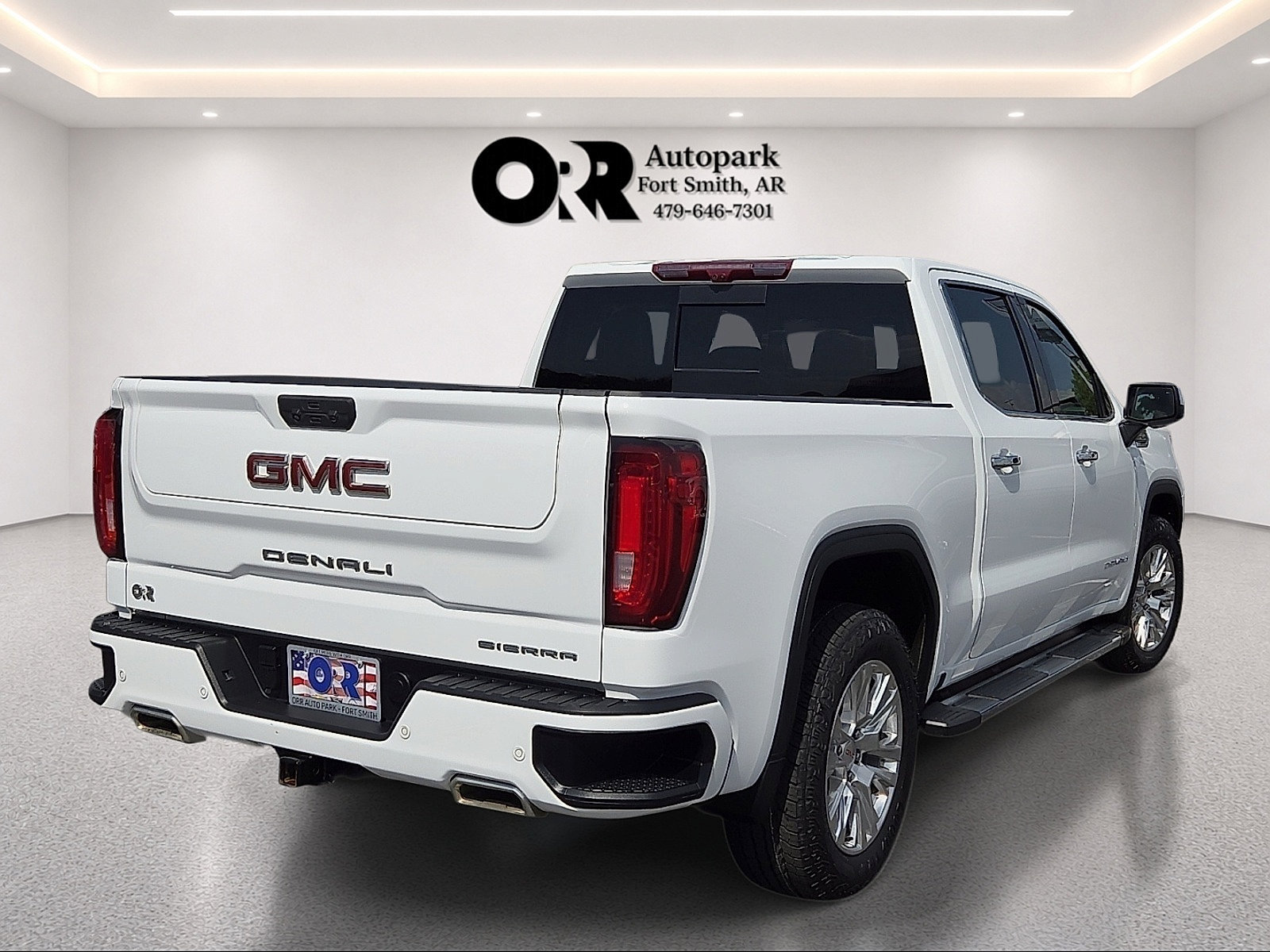 Used 2022 GMC Sierra 1500 Denali w/ Technology Package AWD/4WD image 5