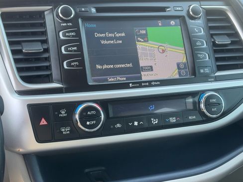 Certified 2019 Toyota Highlander XLE image 25