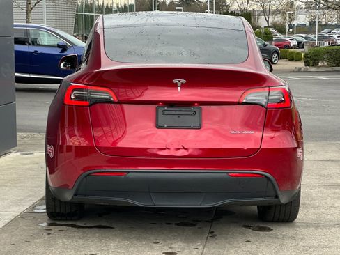 Used 2024 Tesla Model Y Long Range image 4