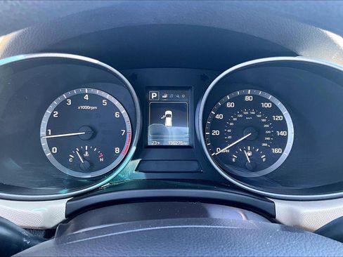 Used 2017 Hyundai Santa Fe Sport FWD image 13