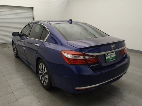 Used 2017 Honda Accord Touring image 5