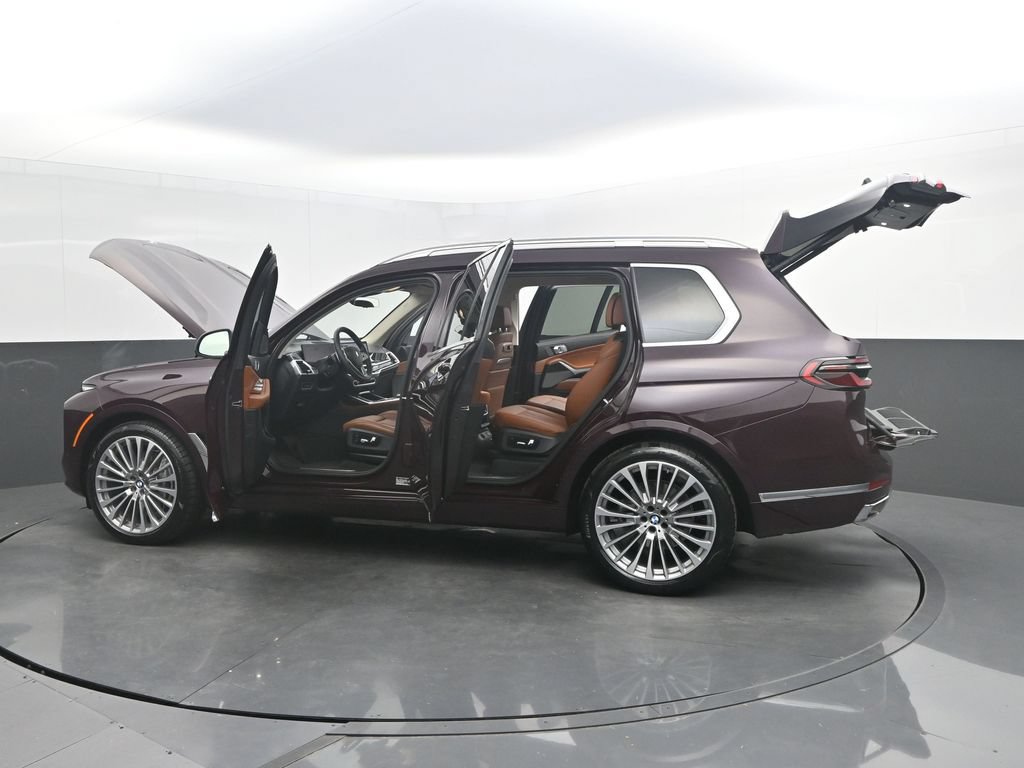 Certified 2024 BMW X7 xDrive40i w/ Executive Package AWD/4WD image 52