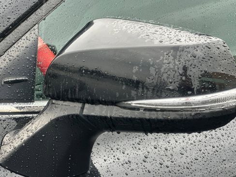 Used 2021 Toyota Highlander LE image 53