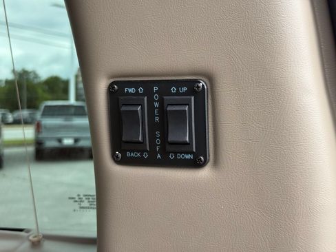 Used 2025 Chevrolet Express 2500 w/ Driver Convenience Package RWD image 32