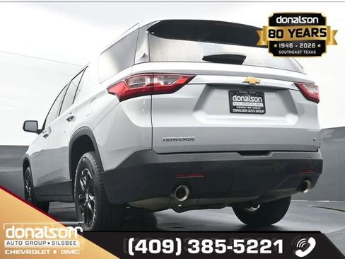 Used 2021 Chevrolet Traverse LT FWD image 19
