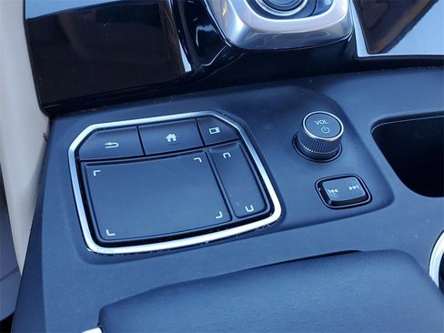 Certified 2023 Acura MDX FWD w/ Technology Package image 30