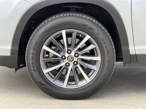 Used 2019 Toyota Highlander XLE image 27