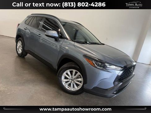 Used 2022 Toyota Corolla Cross LE image 1