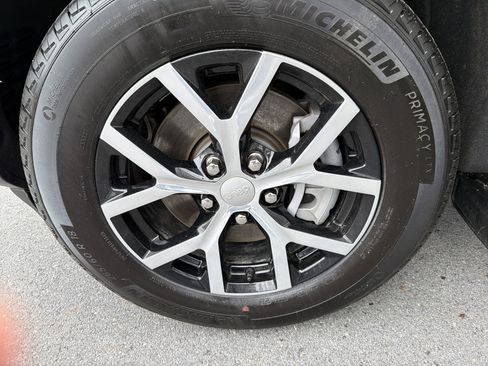 Used 2025 Jeep Grand Cherokee L Limited w/ Trailer Tow Package AWD/4WD image 11