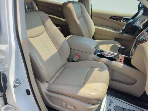 Used 2020 Nissan Pathfinder Platinum AWD/4WD image 29